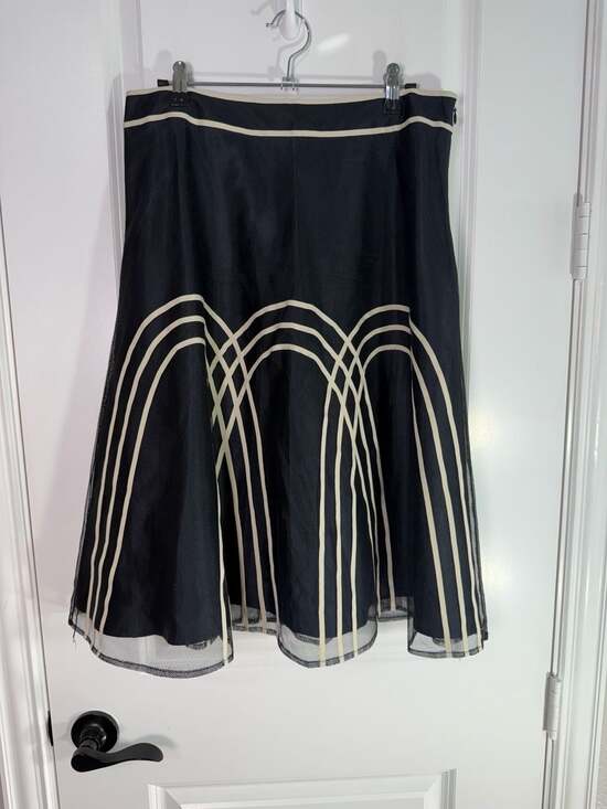 Ann Taylor Loft Dresses & Skirts - Ann Taylor Loft Skirt Size 8P Knee Length Black with White Trim